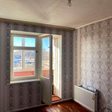 Продам 3х.кім. квартиру, 5 етажний дом, смт. Лугини