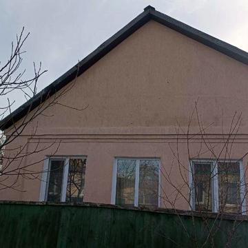 Дом в Изюме в нормальном состоянии
