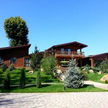 Продам будинок на ділянці 37 соток, київська траса 1 км, Люботин