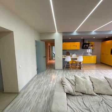 Затишна величезна 3 к квартира перша здача голосієво