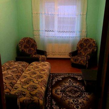 Продається простора та затишна квартира з ремонтом в Карпатах.Студений