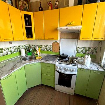 Продаж 3 кімнатної квартири поруч з парком. Розглядаємо під програми.
