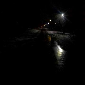 Пiвдома  з давнiм ремонтом з огроженою терiторiею12.5соток.