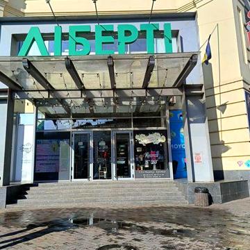 Продаж 3х на проспекті Почтовий з АВТОНОМНИМ опаленням.