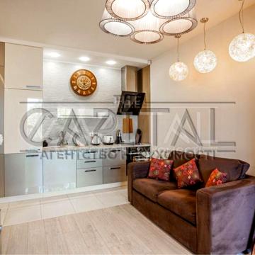 Продаж квартири Печерський район, вул. Лаврська, 8