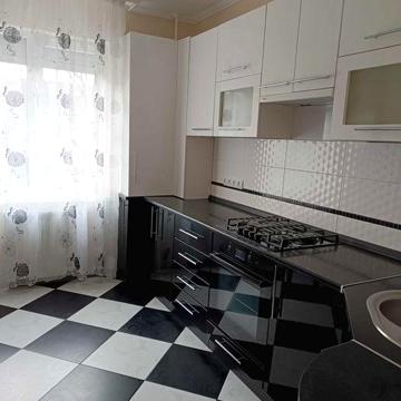 Продається 4 кімнатна квартира, м.Мукачево, Росвигово
