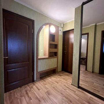 Продаж 3 кіімнатної квартири Петра Калнишевського 17( Власник)