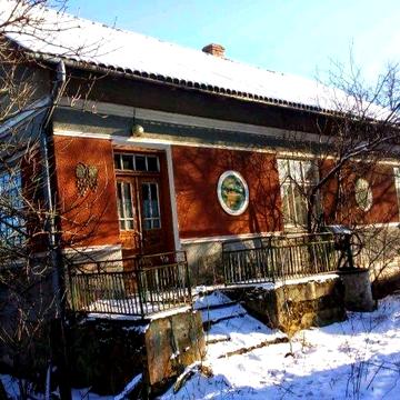 Продається хата ціна договірна!!! звертається за номером телефону