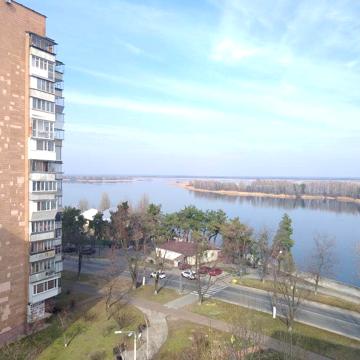 Продаж 3-к квартири в Українці, Днiпровський проспект.