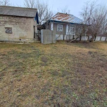 Продається будинок 57 м/кв. 50 соток огороду. Документи в наявності.
