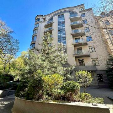 Продаж квартири вул. Івана Франка 11, 230 м²