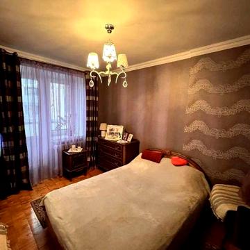 ; Простора 4-кімнатна квартира в чудовій локації!