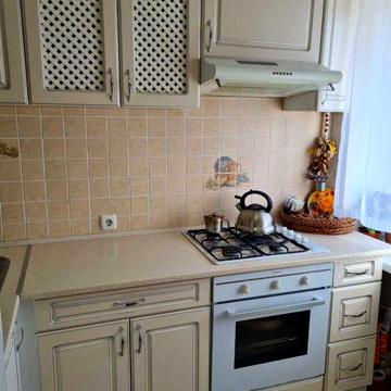 Здам 1 кімн. квартиру в ЦЕНТРІ . Ремонт, меблі, техніка. 10000