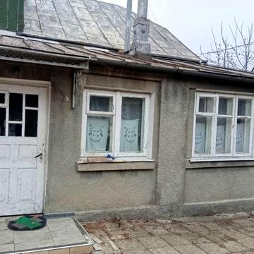 Продам 1/2 будинку в м.Горохів! Хороший район !
