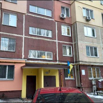 Продам 2 квартиры 3К+ 1К (пол этажа) Ж/м Сокол 1