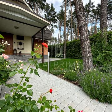 Найкраща вул. (Ломоносова), 24