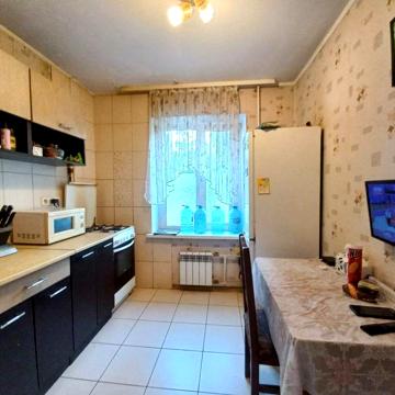 Продам 1кімнатну квартиру Харківське шосе 12