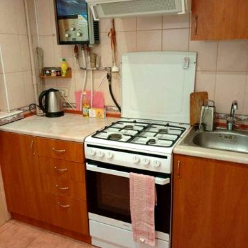 Здається 2х кімнатна квартира з хорошим ремонтом!
