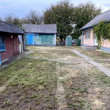 Продаю будинок або обміняю на квартиру обо дачу  у м Чернівців