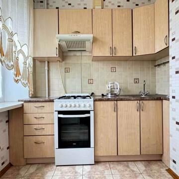 Лесі Українки бульв., 24