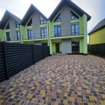 Таунхаус без ремонту біля річки