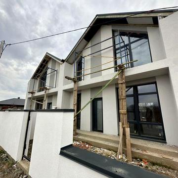 Продаж дуплексів у Садовому районі