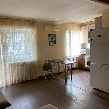 Олександра Поля просп. (Кірова), 94 Б