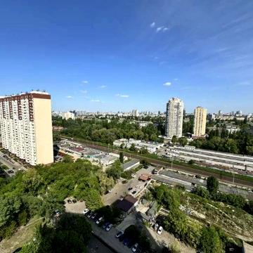 Новопольова вул., 2