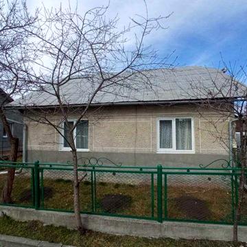 Продаж будинку в передмісті Івано-Франківська.
