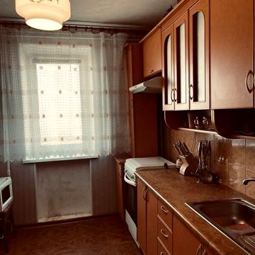 Продаж 3к Квартира вул. Першотравнева