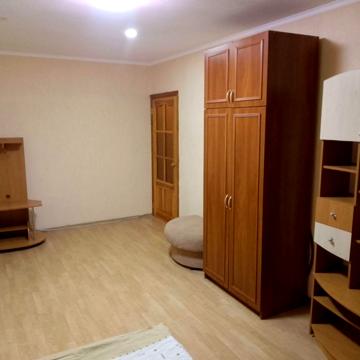 Нескорених вул. (Героїв Праці), 12б