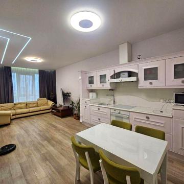 Продам трехкомнатную  в ЖК Панорама