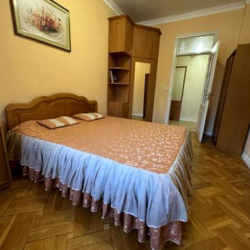 Вʼячеслава Чорновола просп. (), 1
