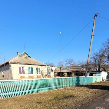 Продається будинок (не здається, живуть люди)