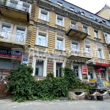 Богдана Хмельницького вул., 50