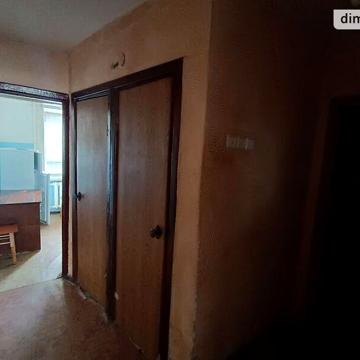 Продаж 3к Квартира вул. Зарічанська
