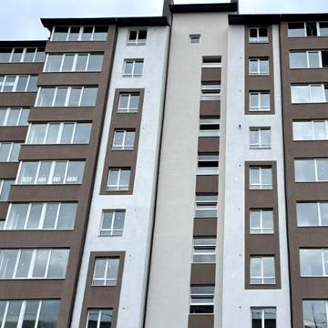 Пасічна вул., 52