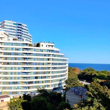 Літературна вул., 10