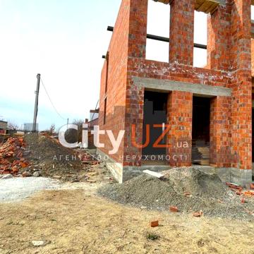 Продається кутовий таунхаус