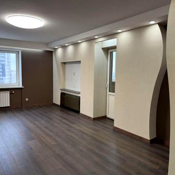Продам свою 2 к квартиру на Срібнокільській 2А ЖК Діадема