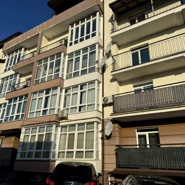 Варшавська вул., 35А