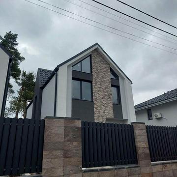 Продам без комісіїї окремостоячий будинок в новому мікрорайоні в Брова