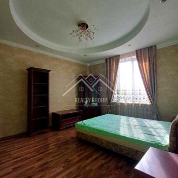Продаж 2 кімн. сталінки на Соцмісті 3/5 з меблями та технікою.