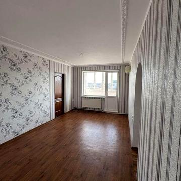 Продам 3 кімнатну квартиру в центрі міста(Украінська 5)