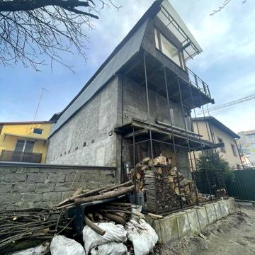 Вʼячеслава Липинського вул. (), 7