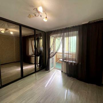 Бальзака 80, велика 3-кім з ремонтом та меблями!