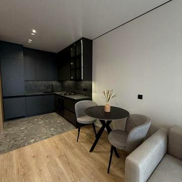 ЄОСЕЛЯ! Євро двокімнатна з дизайнерським ремонтом! Центральний парк! ЖК П27