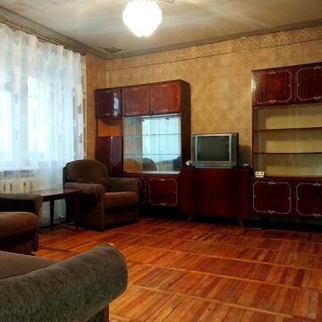 Космонавтів вул., 20