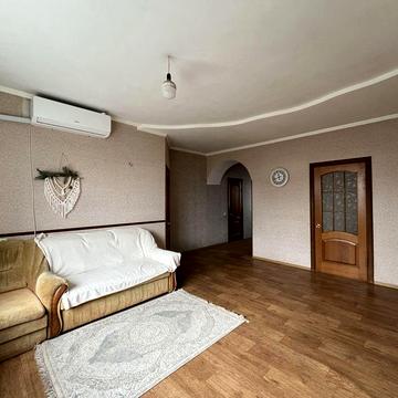 Продается дом в центре села Усатово