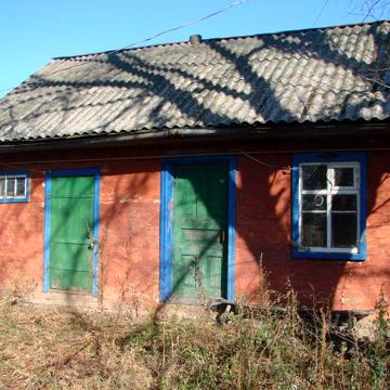 Очень срочно продам дом в с. Смотрики Пірят. р-н, Полт. обл. 1,65га.